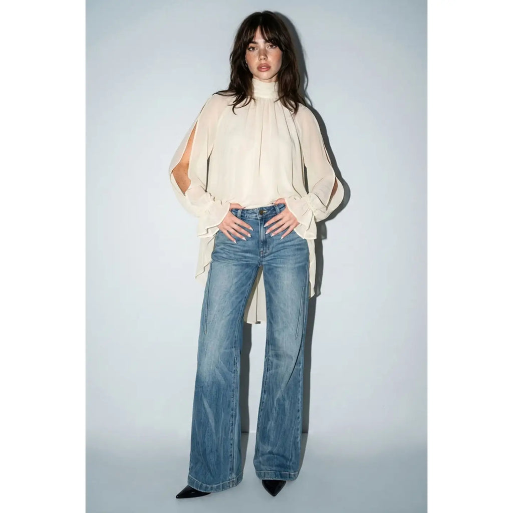 Top Chiffon com Ombros à Mostra e Bainha Irregular